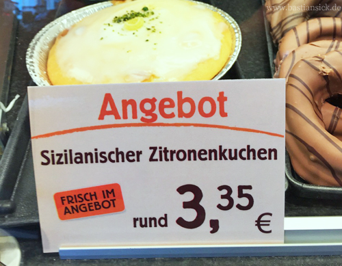 Zitronenkuchen rund 3,35 Euro_WZ (Bäckerei in Oldenburg) © Bernd Meyer 26.10.2014_RGav4iq0_f.jpg